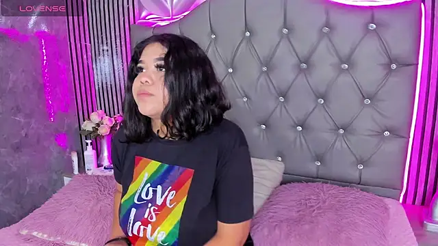 Snapshot of Amanda_Mooree chatting on 2, 5, 2026 Amanda Mooree online show from 2, 5, 2026