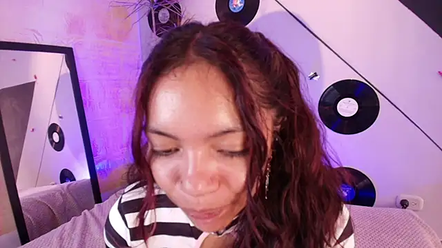 Snapshot of goddess_julieta chatting on 19, 12, 2025 goddess julieta online show from 19, 12, 2025