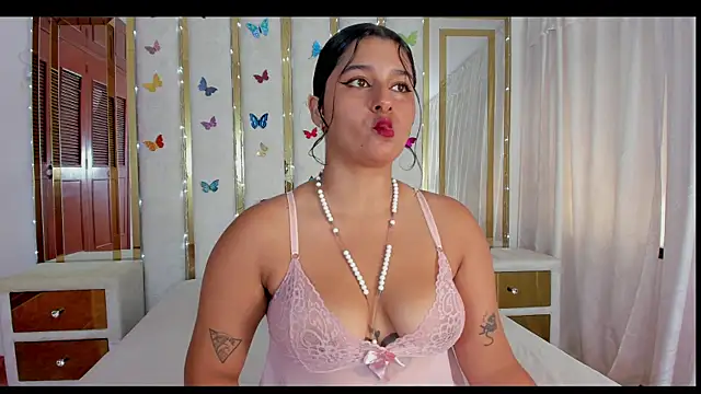 Snapshot of MeganBrounette chatting on 1, 12, 2025 MeganBrounette online show from 1, 12, 2025