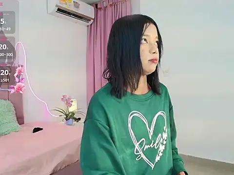 Snapshot of Luna_lexy04 chatting on 1, 12, 2025 Luna lexy04 online show from 1, 12, 2025