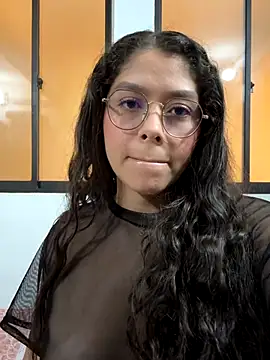 Snapshot of hannah__pavan chatting on 1, 12, 2025 hannah pavan online show from 1, 12, 2025