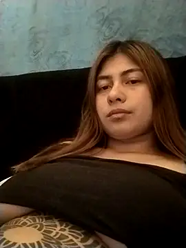 Snapshot of Emmyxxx chatting on 22, 12, 2025 Emmyxxx online show from 22, 12, 2025