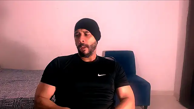 Snapshot of musclehetero chatting on 19, 11, 2025 musclehetero online show from 19, 11, 2025