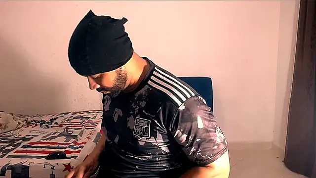 Snapshot of musclehetero chatting on 20, 11, 2025 musclehetero online show from 20, 11, 2025