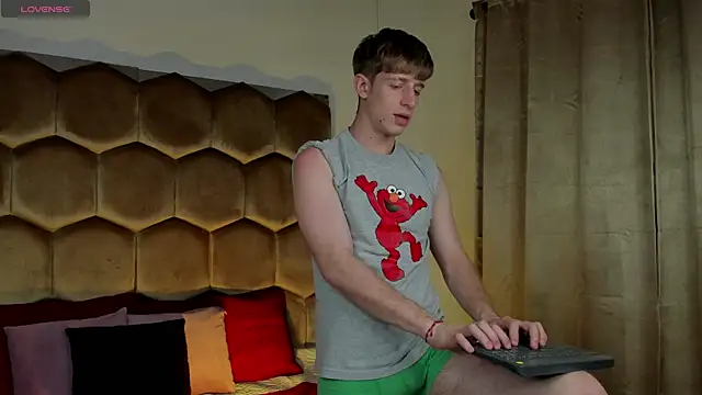 Snapshot of Ostin_Saints chatting on 2, 12, 2025 Ostin Saints online show from 2, 12, 2025