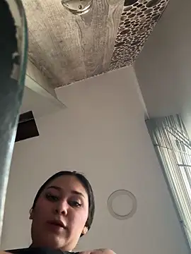 kylie pregnat online show from 27, 11, 2025