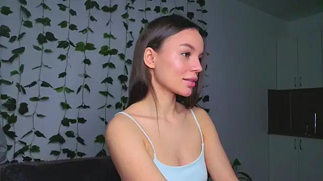 Tiffany Sweetie online show from 6, 4, 2026