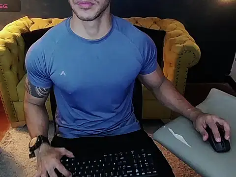 Snapshot of tayler_luke chatting on 3, 12, 2025 tayler luke online show from 3, 12, 2025