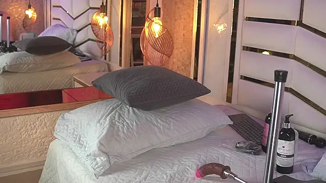 Snapshot of luciana_agudelo chatting on 6, 6, 2026 luciana agudelo online show from 6, 6, 2026