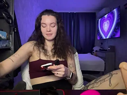 Teresa Yung online show from 21, 11, 2025