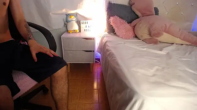 Snapshot of stanandrose_ chatting on 6, 2, 2026 stanandrose online show from 6, 2, 2026