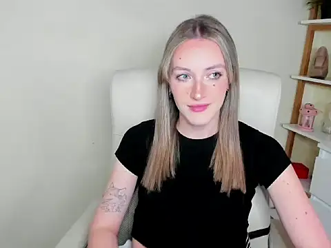 EvelynBlond online show from 28, 11, 2025