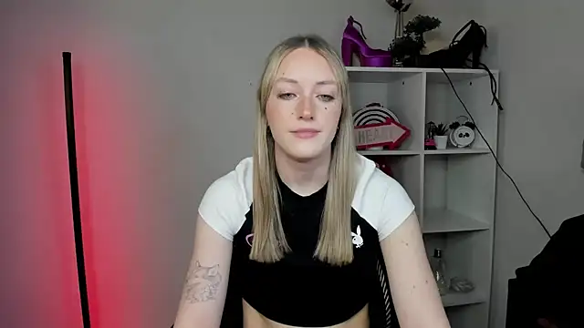 EvelynBlond online show from 24, 3, 2026