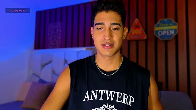 Snapshot of ken_blakerr chatting on 16, 12, 2025 ken blakerr online show from 16, 12, 2025