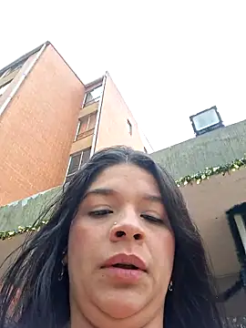 Layla-daring online show from 22, 12, 2025