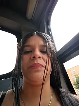 Layla-daring online show from 2, 2, 2026