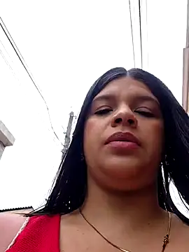 Layla-daring online show from 10, 4, 2026