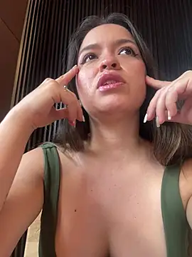 Snapshot of Little__Danni1 chatting on 17, 1, 2026 Little Danni1 online show from 17, 1, 2026