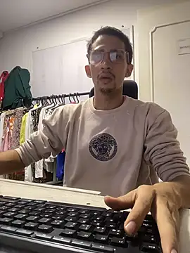 charlie bass online show from 4, 12, 2025