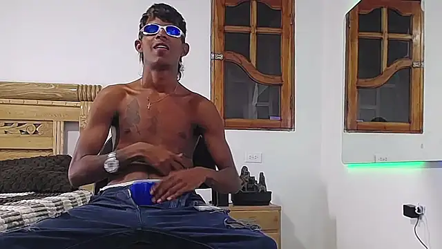 Snapshot of black_boy22_ chatting on 1, 12, 2025 black boy22 online show from 1, 12, 2025