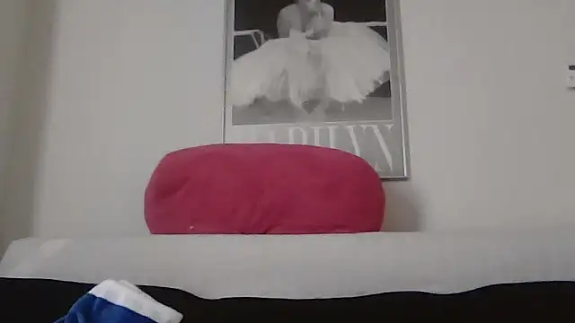 Snapshot of cryptokimgirl chatting on 1, 3, 2026 cryptokimgirl online show from 1, 3, 2026