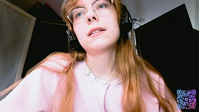 Snapshot of LouettaTornese chatting on 29, 11, 2025 LouettaTornese online show from 29, 11, 2025