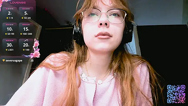 Snapshot of LouettaTornese chatting on 30, 11, 2025 LouettaTornese online show from 30, 11, 2025