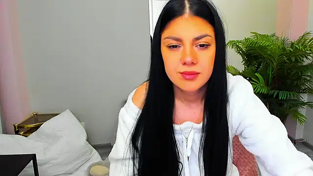 SerennaNoir online show from 2, 3, 2026