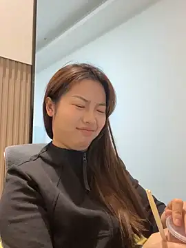 Snapshot of GYYoo chatting on 27, 11, 2025 GYYoo online show from 27, 11, 2025