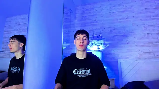 Snapshot of Emir_Ozan_ chatting on 28, 11, 2025 Emir Ozan online show from 28, 11, 2025