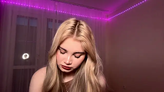 KarissaBoisse online show from 21, 11, 2025