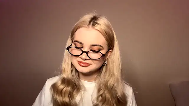 KarissaBoisse online show from 28, 11, 2025