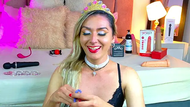 Snapshot of Lunitaa_Diva chatting on 6, 2, 2026 Lunitaa Diva online show from 6, 2, 2026