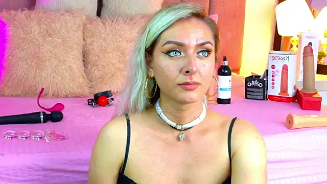 Snapshot of Lunitaa_Diva chatting on 10, 2, 2026 Lunitaa Diva online show from 10, 2, 2026