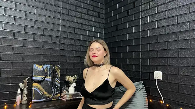 Snapshot of X_RisingStar_X chatting on 3, 12, 2025 X RisingStar X online show from 3, 12, 2025