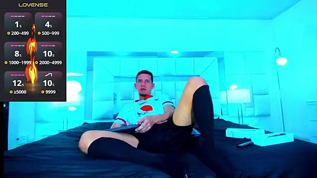 Snapshot of Sebastian_Smith__ chatting on 30, 11, 2025 Sebastian Smith online show from 30, 11, 2025