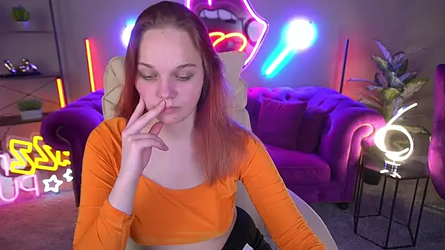 Snapshot of Sun_Shine_Lola chatting on 28, 11, 2025 Sun Shine Lola online show from 28, 11, 2025