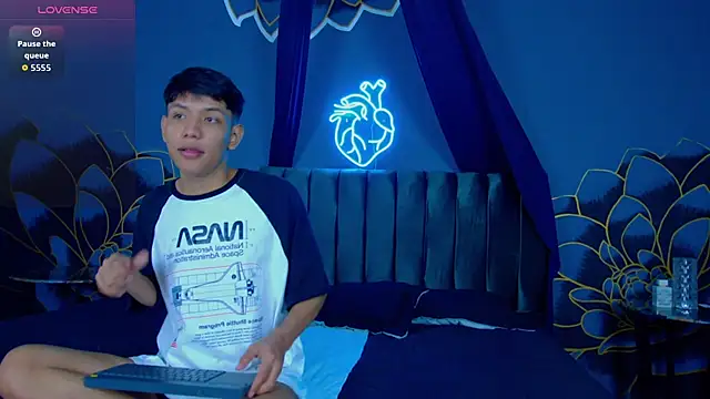 Liam Sinclair online show from 1, 12, 2025