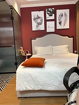 Snapshot of Queen-of-Love chatting on 27, 11, 2025 Queen-of-Love online show from 27, 11, 2025