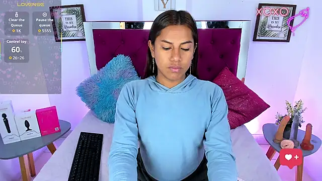 Samantha  F W online show from 9, 4, 2026