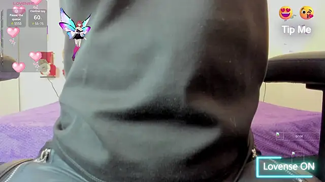 mask red girl online show from 3, 12, 2025