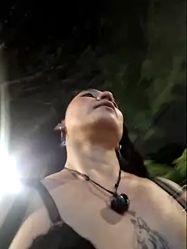 Snapshot of Eveeelyn25 chatting on 4, 6, 2026 Eveeelyn25 online show from 4, 6, 2026