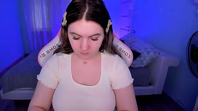 lovelyy julia online show from 24, 2, 2026