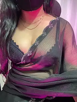Snapshot of miss-Riya-00100 chatting on 13, 2, 2026 miss-Riya-00100 online show from 13, 2, 2026