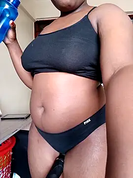 Snapshot of QuuenLeesa chatting on 24, 11, 2025 QuuenLeesa online show from 24, 11, 2025