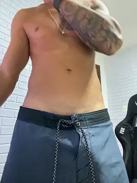 Snapshot of enzofelipe chatting on 23, 11, 2025 enzofelipe online show from 23, 11, 2025