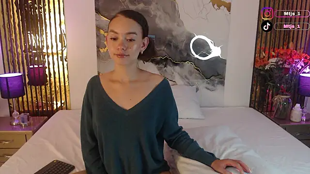 MiticaBrennet  online show from 7, 3, 2026