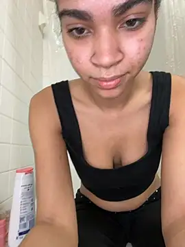 Snapshot of Kiki_hammyy chatting on 5, 3, 2026 Kiki hammyy online show from 5, 3, 2026