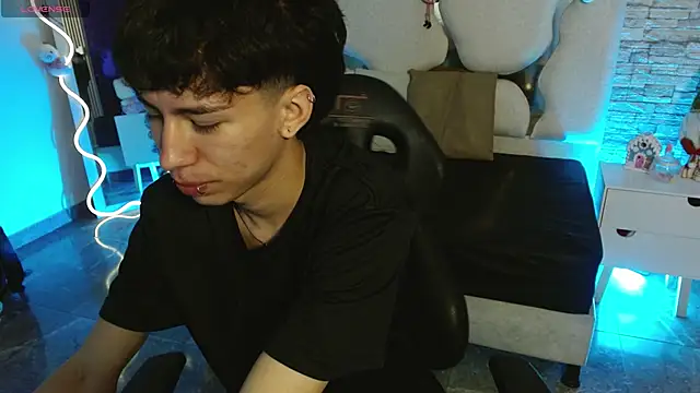 kaelwolf tay online show from 14, 12, 2025