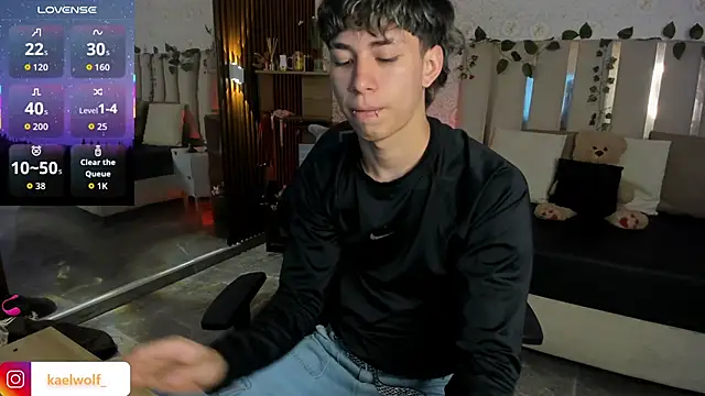 kaelwolf tay online show from 4, 2, 2026